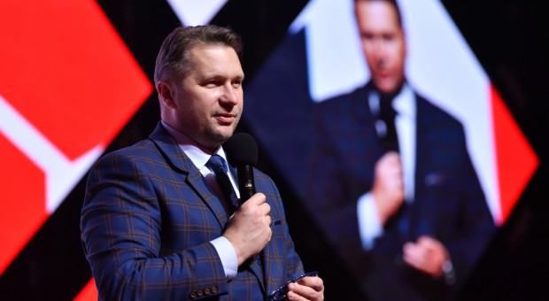 Minister edukacji i nauki Przemysław Czarnek (fot. PAP/Adam Warżawa) SkillsPoland w Gdańsku. Prestiżowe zawody przyciągnęły młodych z całego świata