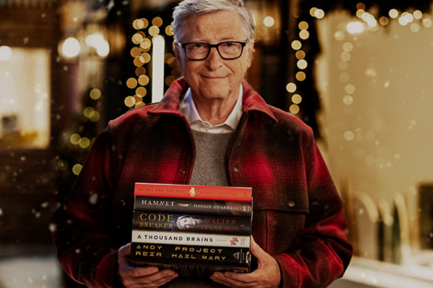 Bill Gates wybrał 5 najlepszych książek 2021 roku. Powinniście przeczytać je w Święta