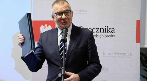 Adam Abramowicz, rzecznik MŚP (fot. PAP/Mateusz Marek) Rzecznik MŚP chce zatrzymać karanie przedsiębiorców. Na pół roku