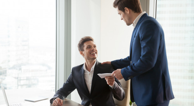 Polski Ład jest korzystny lub neutralny dla 96 proc. osób pracujących na umowę zlecenia lub umowę o dzieło - podało Ministerstwo Finansów (fot. shutterstock) Polski Ład korzystny także dla pracowników na umowie zlecenie i umowie o dzieło