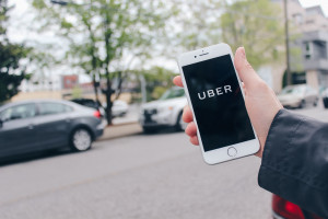 Praca kierowców Ubera będzie uregulowana. Rząd bierze się za cyfrowe platformy