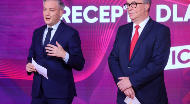 Lewica przedstawiła program "Recepta dla Polski". (Fot. PAP/RafałGruz) Wyższe wynagrodzenia w ochronie zdrowia, krótki czas oczekiwania do specjalisty