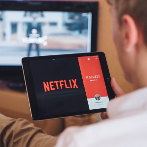 Netflix traci abonentów i zwalnia pracowników