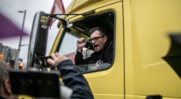 Kanadyjska policja aresztuje protestujących kierowców ciężarówek