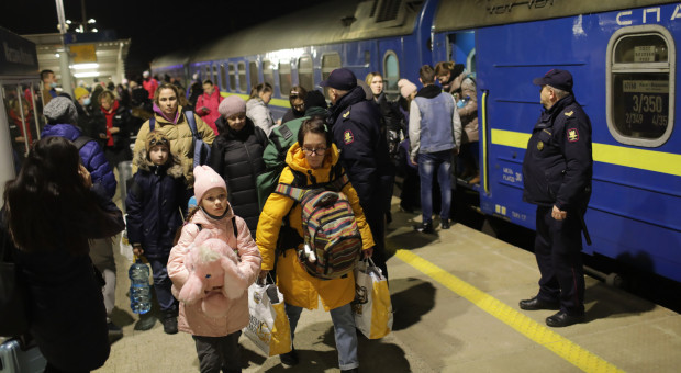 Zakwaterowanie, praca, pomoc medyczna. Polskie firmy wspierają uchodźców z Ukrainy
