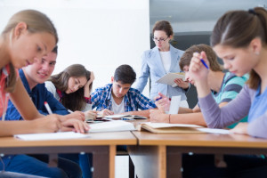 PiS zapowiada podwyżki dla nauczycieli od 1 maja