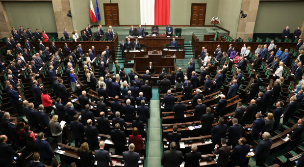 3,5 tys. zł miesięcznie - taką kwotę posłowie i senatorowie mogą przeznaczyć na wynajem mieszkania (fot. sejm.gov.pl/Rafał Zambrzycki) Posłowie znów dostali podwyżkę