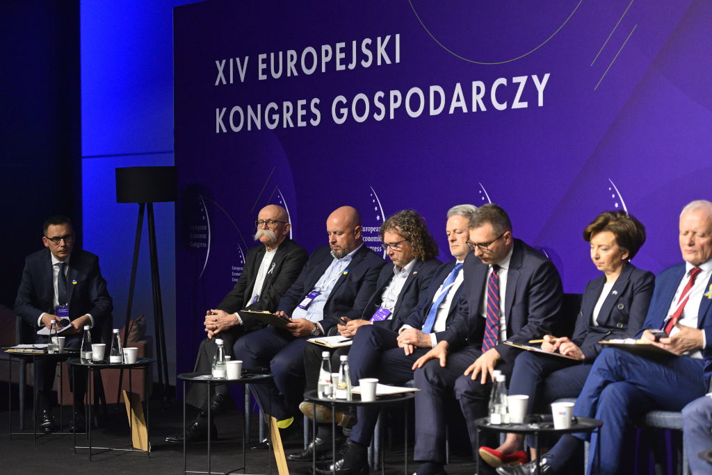 Uczestnicy debaty, którą moderował prezes Grupy PTWP Wojciech Kuśpik (fot. PTWP)