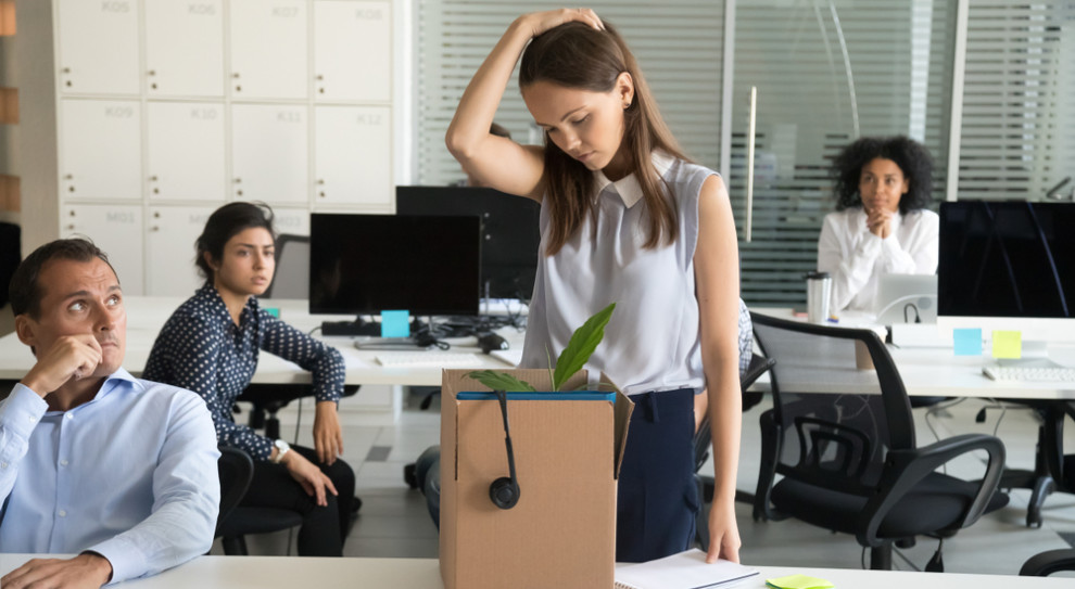Z badan Gartnera wynika, że 78 proc. badanych kobiet uważa, że osoby pracujące w biurze prędzej dostaną awans (Fot. Shutterstock)