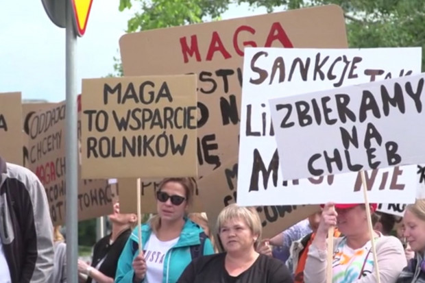 Błędy na liście sankcyjnej MSWiA. Pracownicy Maga Foods protestują pod ministerstwem