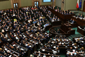 Podwyżki medyków od 1 lipca zagrożone. Co zrobi Sejm?
