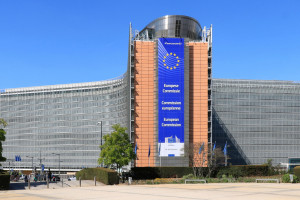 Personel Komisji Europejskiej dostał podwyżki wbrew własnym zaleceniom