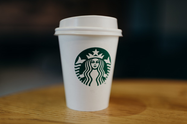 W obawie o bezpieczeństwo Starbucks zamknie 16 sklepów