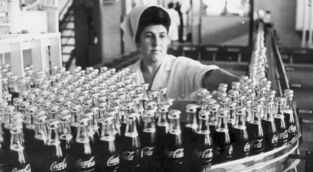 1800 pracowników, w sumie 10 tys. miejsc pracy. Coca-Cola świętuje pół wieku w Polsce