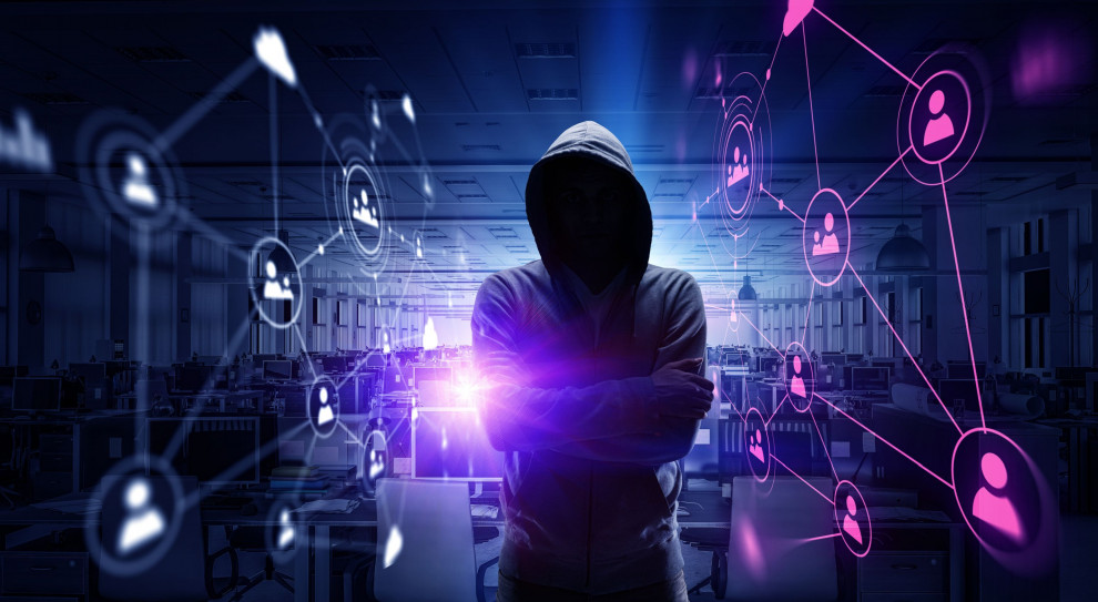 Spora luka w obszarze cyberbezpieczeństwa jest m.in. efektem przyśpieszonej cyfryzacji (Fot. Shutterstock)