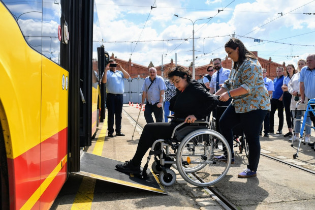 Wrocławskie MPK dowiezie osoby z niepełnosprawnościami do pracy oraz na rehabilitację