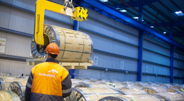 Na konta pracowników ArcelorMittal Poland wpłyną dodatkowe pieniądze