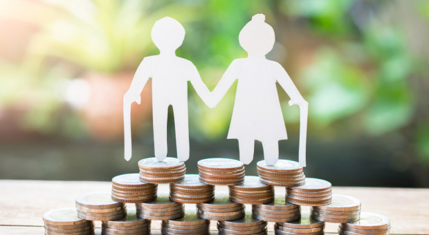 Po sporządzeniu przez Komisję sprawozdania projekt trafi ponownie pod obrady plenarne (Fot. Shutterstock) Projekt tzw. emerytur stażowych trafił do sejmowej komisji