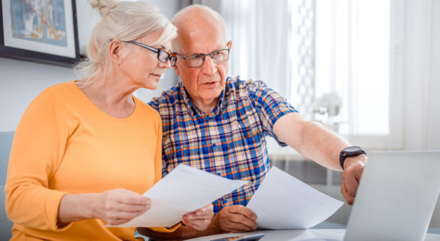 Emerytura stażowa ma wprowadzić do polskiego systemu emerytalnego elastyczność w zakresie momentu przejścia na emeryturę (fot. Shutterstock) Związkowcy przypominają o emeryturach stażowych, czytając Orwella