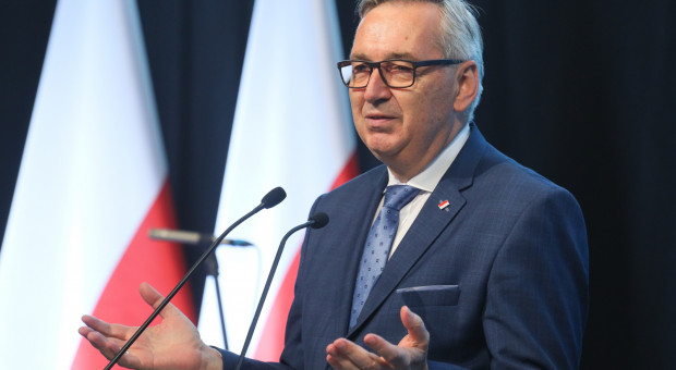 Wiceminister był też pytany, czy przyszłoroczna "14" będzie w takiej samej wysokości co "13" ( fot. PAP/Paweł Supernak) Stanisław Szwed: 14. emerytura będzie wyższa