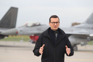 Mateusz Morawiecki docenił pracę pilotów, osobiście i na Twitterze