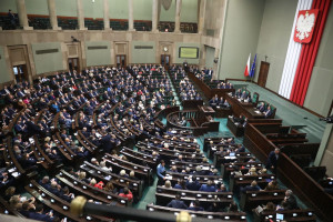 Sejm uchwalił zmiany w waloryzacji rent i emerytur