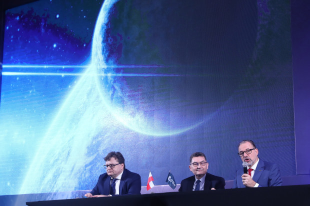 W Warszawie i Rzeszowie powstaną inkubatory Europejskiej Agencji Kosmicznej