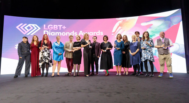 Zwycięzcy LGBT+ Diamonds 2022 zostali wyłonieni spośród rekordowej liczby - aż 160 zgłoszonych nominacji publicznych (Fot. mat. pras.) Tęczowe diamenty 2022 rozdane. Oto pracodawca roku wspierający osoby LGBT+