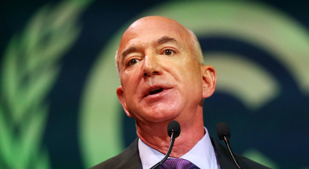 Założyciel Amazona Jeff Bezos (fot. PAP/EPA) Jeff Bezos przekaże większość swej fortuny na cele charytatywne