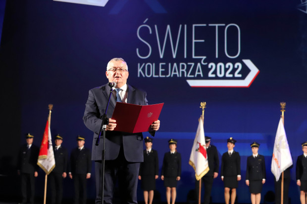Rządowe programy dzięki zaangażowaniu kolejarzy zmieniają polską kolej
