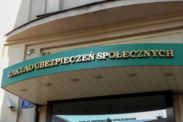 Już kilkadziesiąt tysięcy Polaków ma zusowską aplikację w telefonie