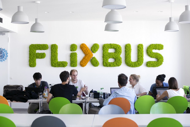 FlixBus zwiększa zatrudnienie w Warszawie. Rekrutacja trwa