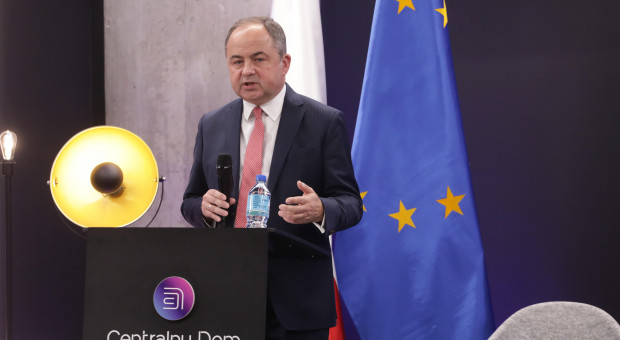 Konrad Szymański (fot. PAP/Albert Zawada) Konrad Szymański zastępcą dyrektora Polskiego Instytutu Ekonomicznego