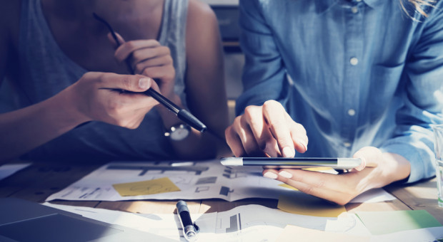 W Pracowniczych Planach Kapitałowych obowiązuje tzw. autozapis (Fot. Shutterstock) Pracodawcy nie będą musieli pytać pracowników o zgodę na PPK