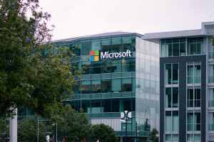 Microsoft zwolni tysiące pracowników i ograniczy rekrutację o 1/3