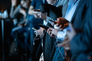 Firmy szukają ludzi przez TikToka i Spotify. "Chcemy być tam, gdzie są potencjalni kandydaci"