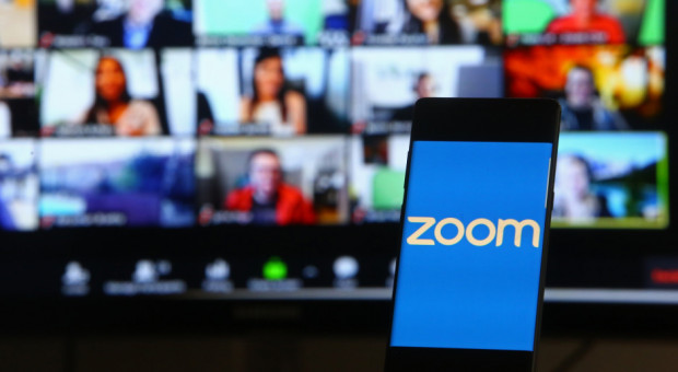 Zoom Video planuje masowe zwolnienia. Pracę straci 1,3 tys. osób