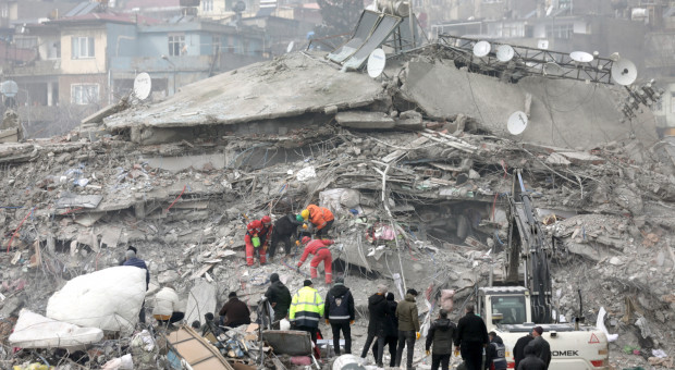 Biznes pomaga ofiarom trzęsienia ziemi w Turcji i Syrii