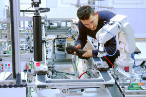 Roboty zabierają pracę. Polscy pracownicy zaczynają to dostrzegać
