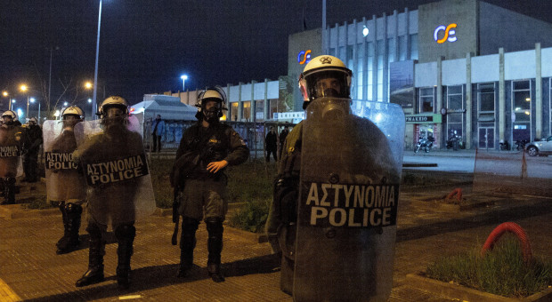 Gwałtowne starcia policji z demonstrantami w Atenach
