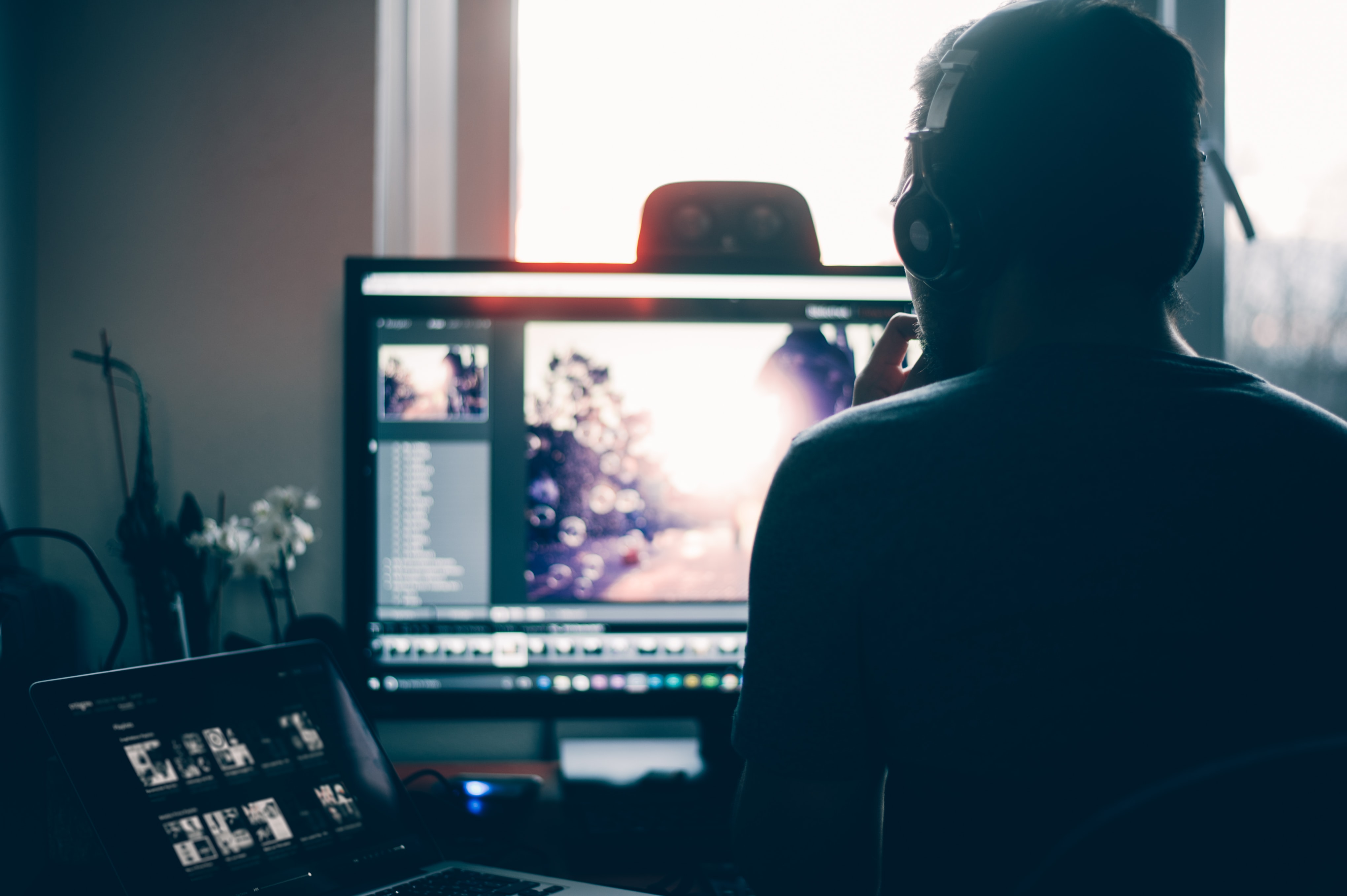 Największy, 13-proc. wzrost dotyczył osób na stanowiskach specjalistycznych IT (fot. Glenn Carstens Peters/Unsplash)