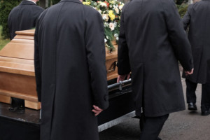 Te przepisy mają uregulować zawód przedsiębiorcy pogrzebowego