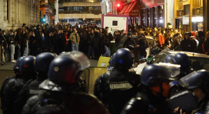 Francja w ogniu protestów. "Celem jest, aby jak najwięcej osób przestało pracować"