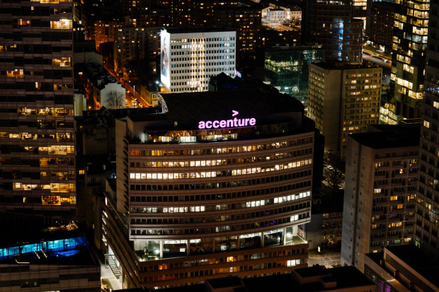 Accenture zwolni prawie 20 tys. osób