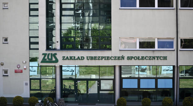 Wnioski o zwrot nadpłaty składki zdrowotnej można składać do 5 czerwca (fot. PAP/Darek Delmanowicz) W ostatniej chwili zmienił się termin złożenia wniosku o zwrot nadpłaty składki zdrowotnej