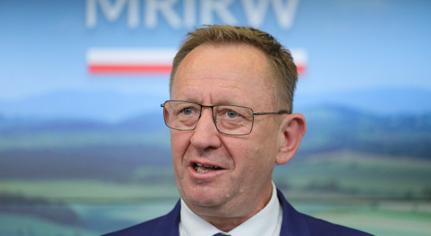 Minister rolnictwa i rozwoju wsi Robert Telus (fot. PAP/Paweł Supernak) Wkrótce ruszy program tanich kredytów dla rolników