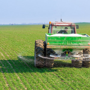 Rolnicy dostaną ok. 50 mln zł. Komisja zatwierdziła polski program wsparcia