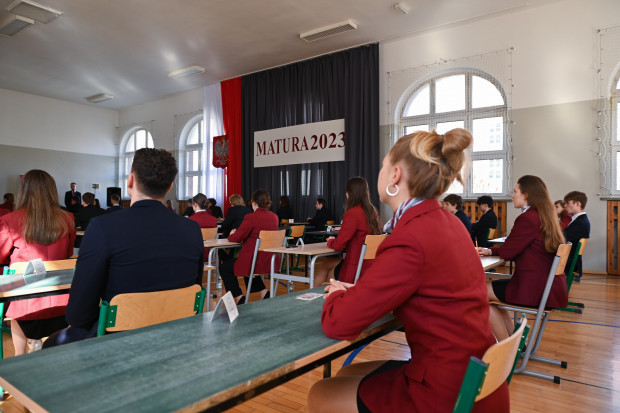 Młodzi ludzie poznali wyniki matur. Pytanie co zrobią dalej?