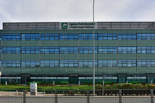 Ruszył "czarny tydzień". Tak pracownicy chcą pokazać niezadowolenie