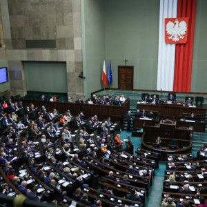 Sejm zdecydował o przedłużeniu pomocy obywatelom Ukrainy i legalności pobytu